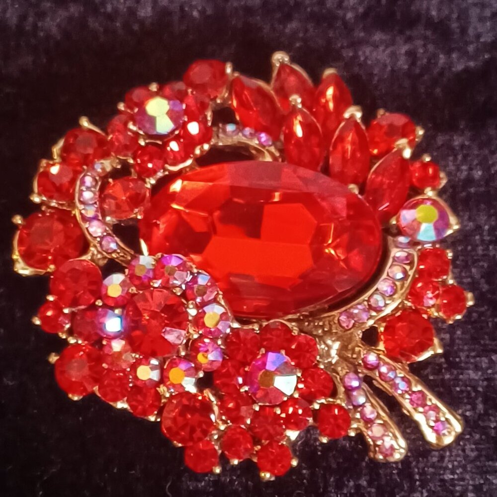 Stunning Red Rhinestone Brooch - Picture 3 of 5